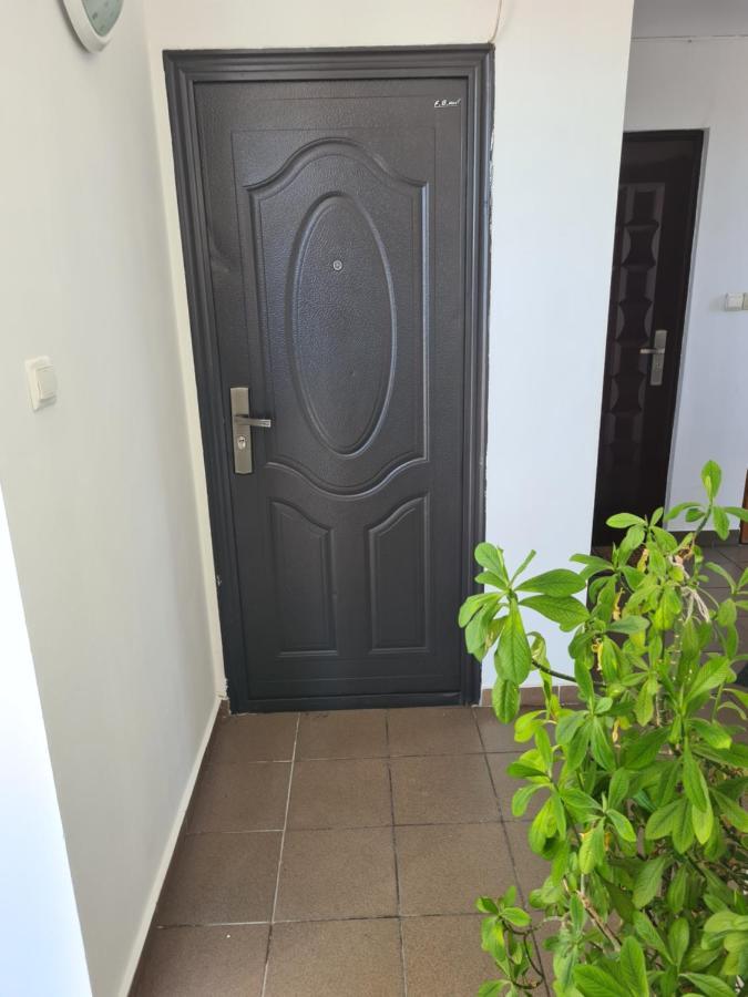 Ogadugu Apartment บูคาเรสต์ ภายนอก รูปภาพ